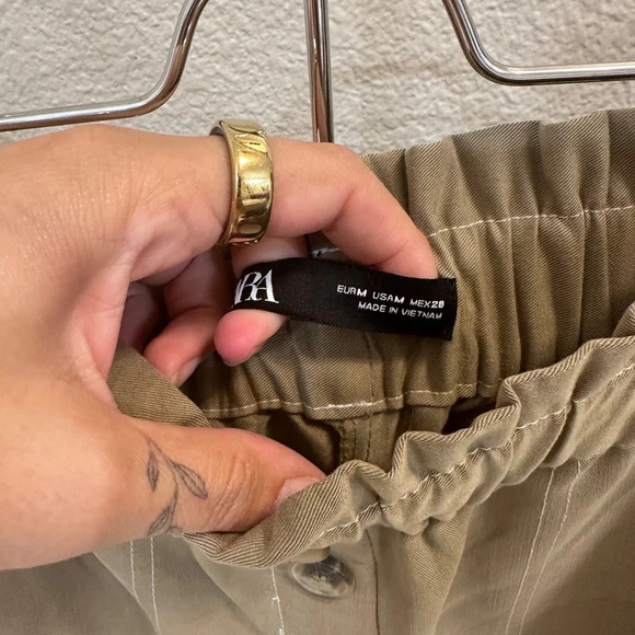 Zara | Cropped high waisted trousers in Olive | Size: Medium - Picture 5 of 7